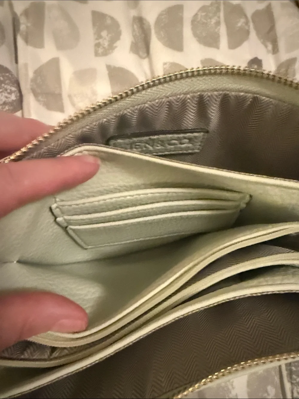 Jen & Co Mint Green Women's Crossbody Wristlet with Detachable Strap